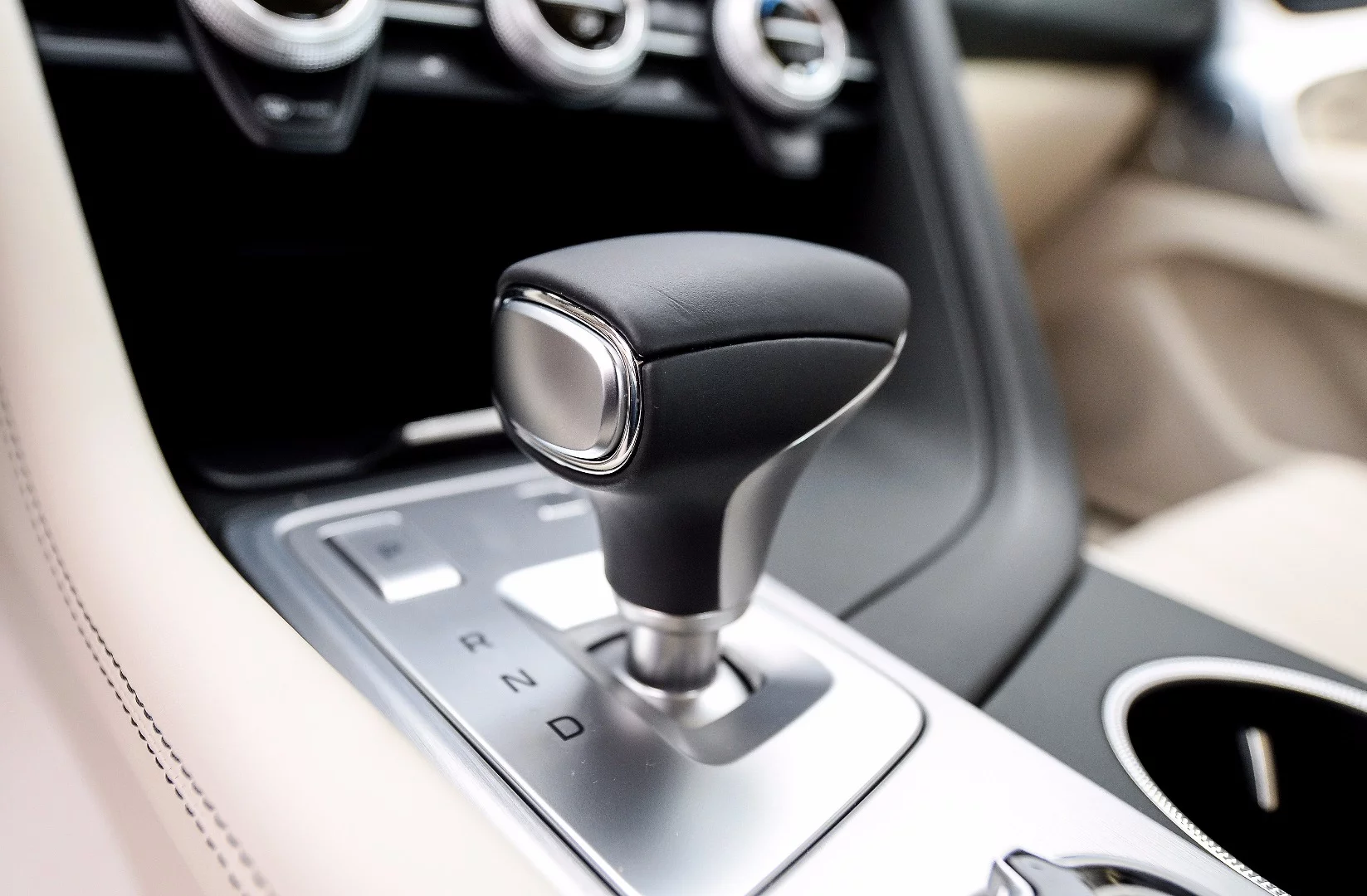 Details on the Genesis G70