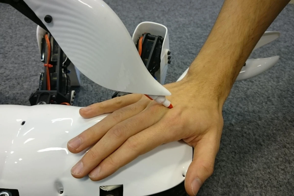 Get too close and the Scorpion Hexapod will stab you