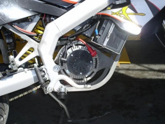 That's not a cracnkcase but an electric motor. That's not a set of cylinders but a battery.