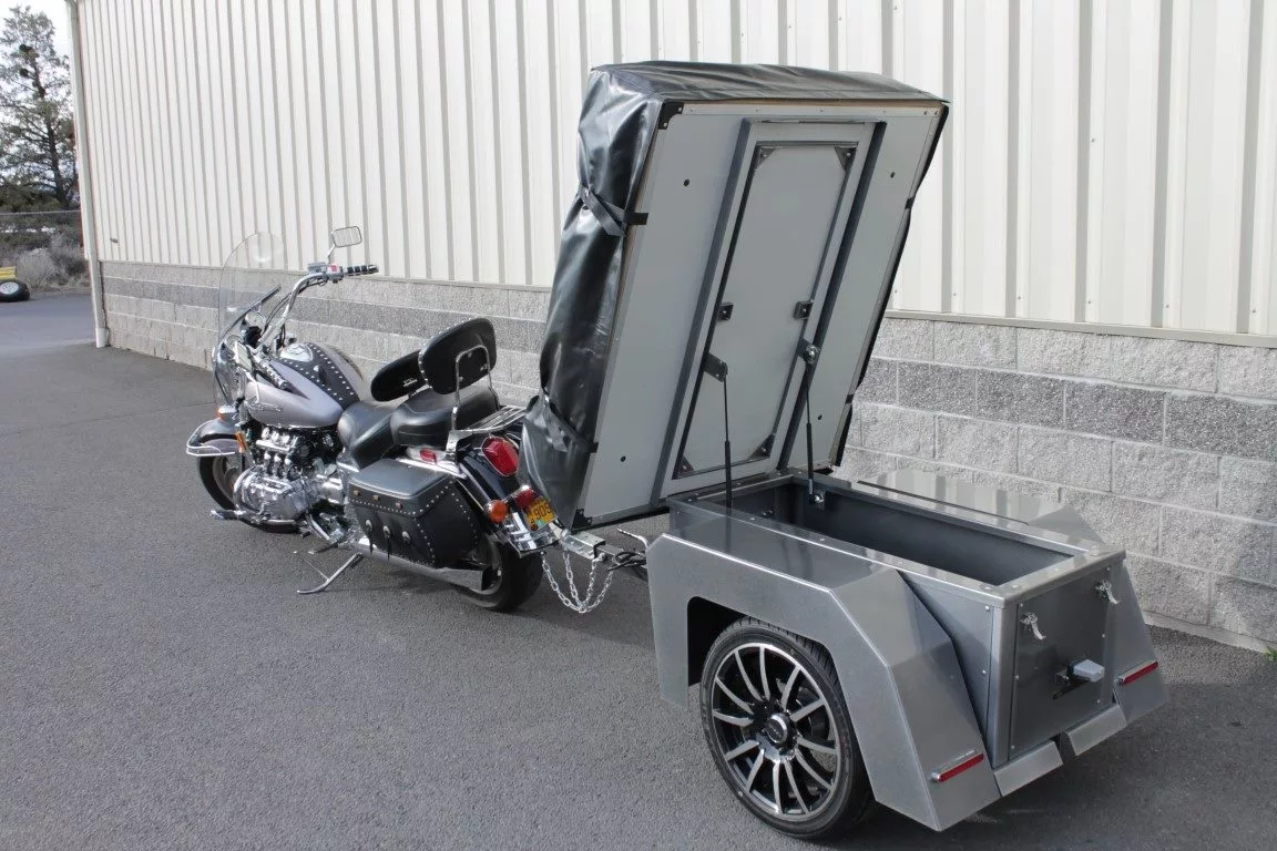 The Spitfire XT weighs just under 300 pounds