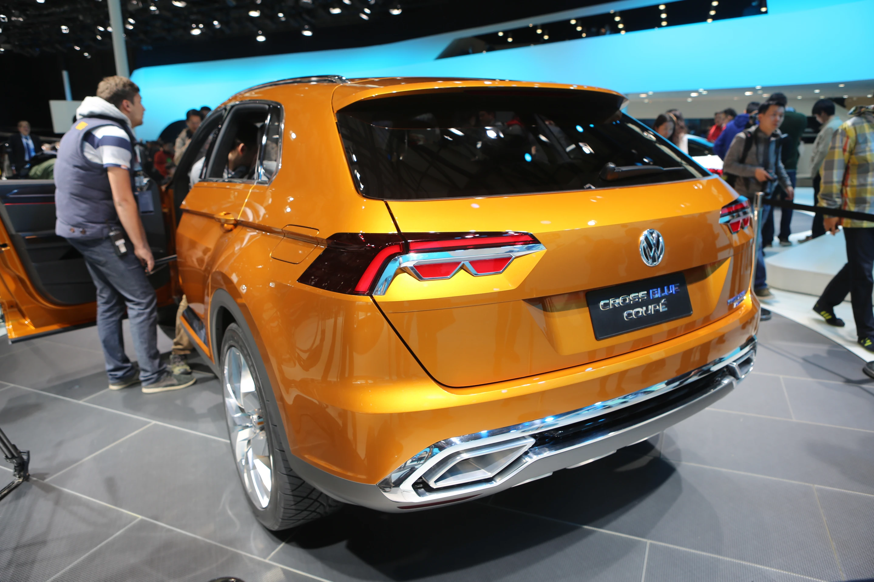The Coupe' can go from 0 - 100 km/h (62 mph) in 5.9 seconds