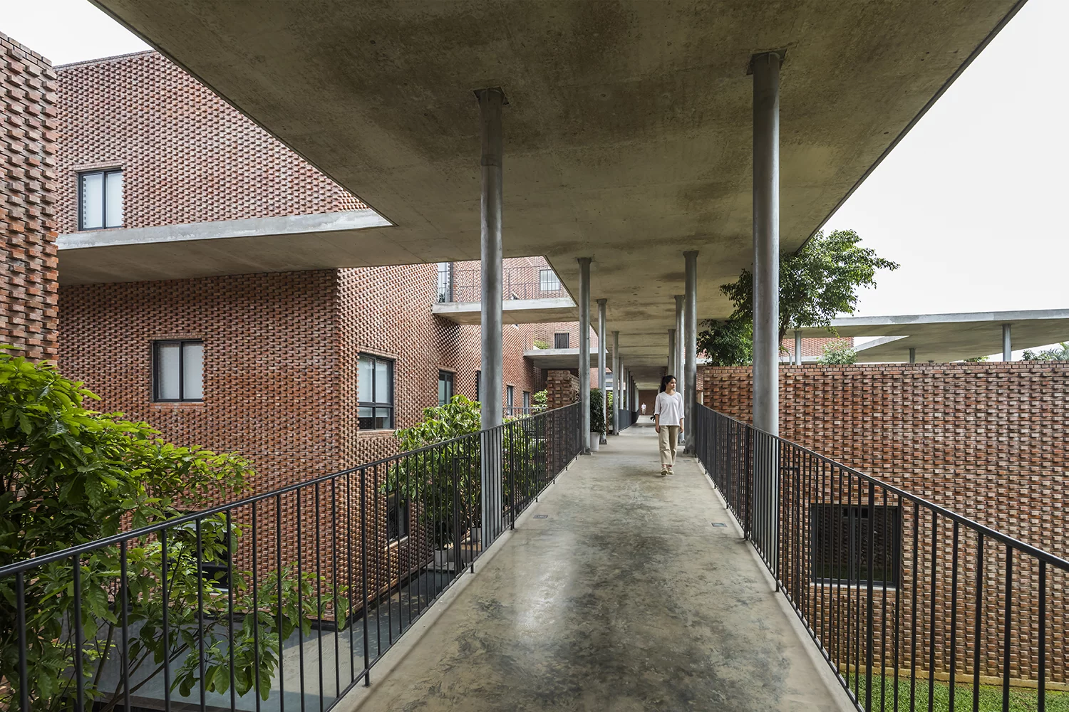 The Viettel Academy Educational Centre has multiple walkways connecting its 12 blocks