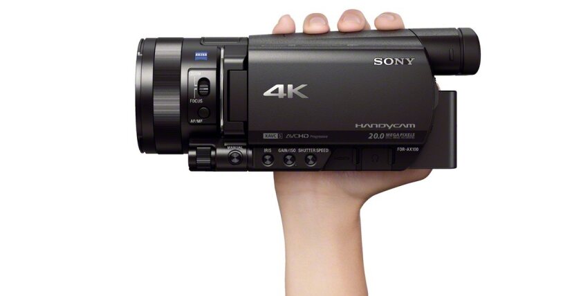 The FDR-AX100 is 74 percent smaller and 66 percent lighter than the now available FDR-AX1 that was launched at IFA 2013