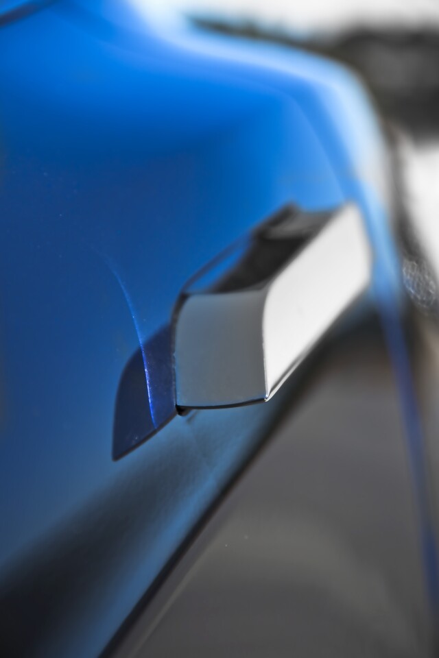 Chromed door handles that disappear back into the car when parked or when the vehicle is in motion, open when touched with the keyfob on hand (Photo: Angus MacKenzie/gizmag.com)