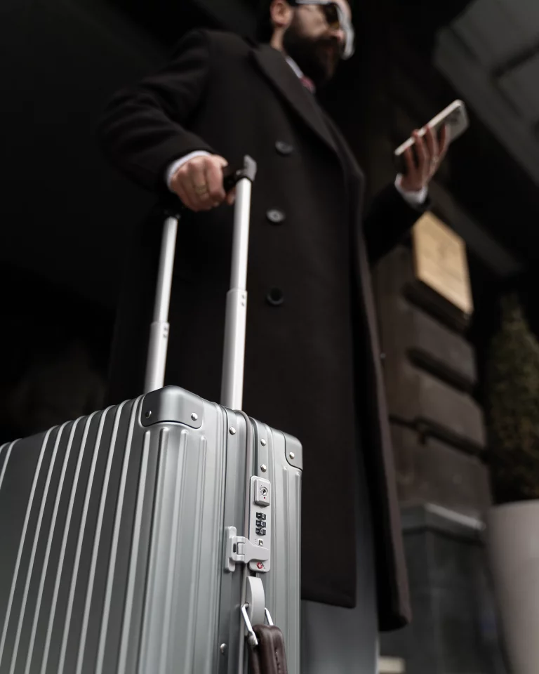 I've been daydreaming about this case since my hand and elbow injuries that make carrying luggage that much more difficult