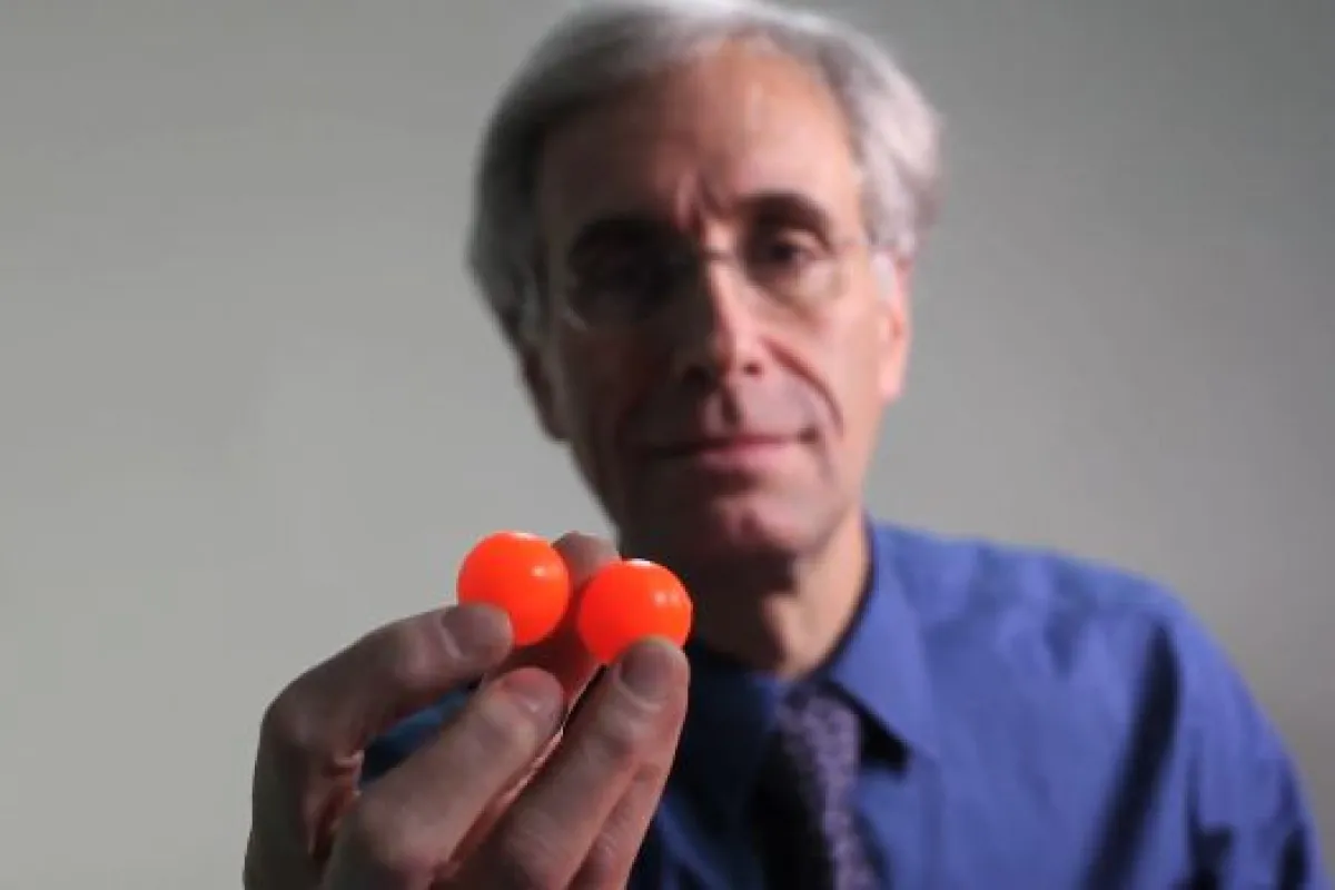 Prof. Lou Bloomfield, with a couple of samples of Vistik