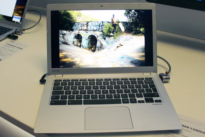 Toshiba's Chromebook 2 keeps the 13.3-inch display, but ups the resolution to 1080p on the premium model (Photo: Gizmag.com)