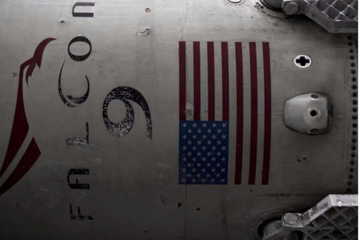 The Falcon 9 made the world's first powered control landing of a space rocket