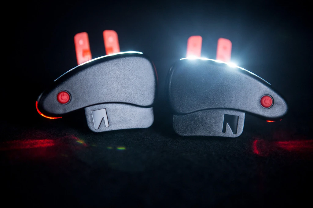 Low, high beam and flashing modes can be used at the touch of a button