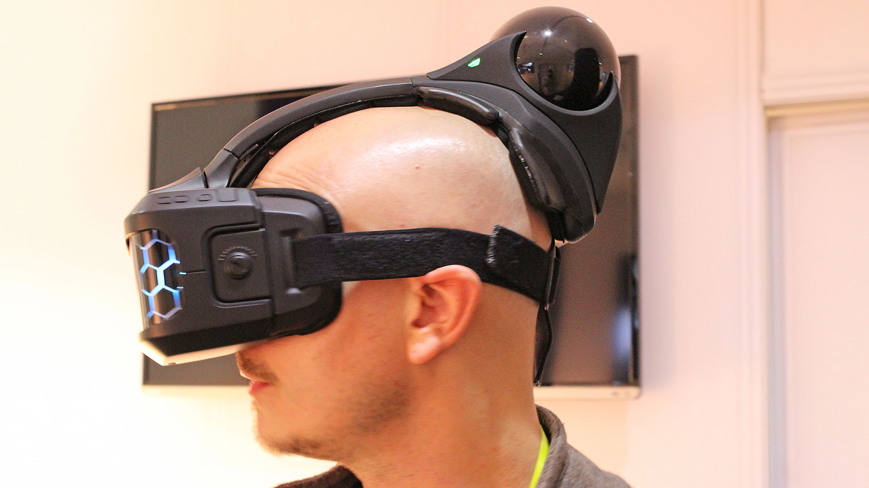 This isn't something you're going to wear in public (Photo: Will Shanklin/Gizmag.com)