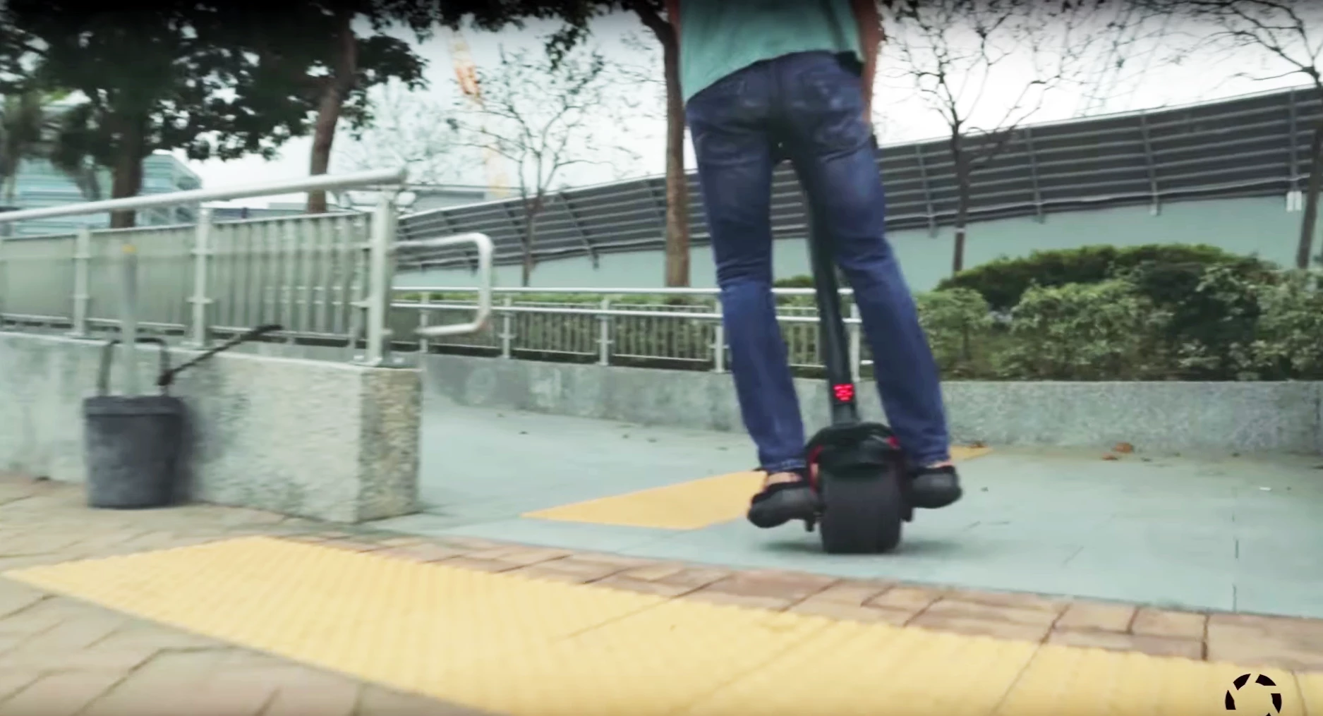 The Kiwano K01 employs "body English" for steering, acceleration and braking, as with most other self-balancing machinery