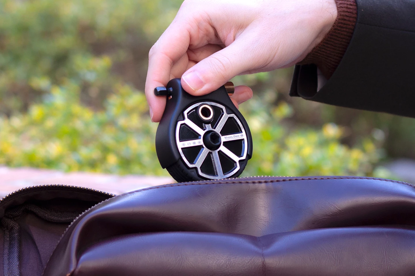 Wheel Driver aims to put a ratcheting tool in your pocket