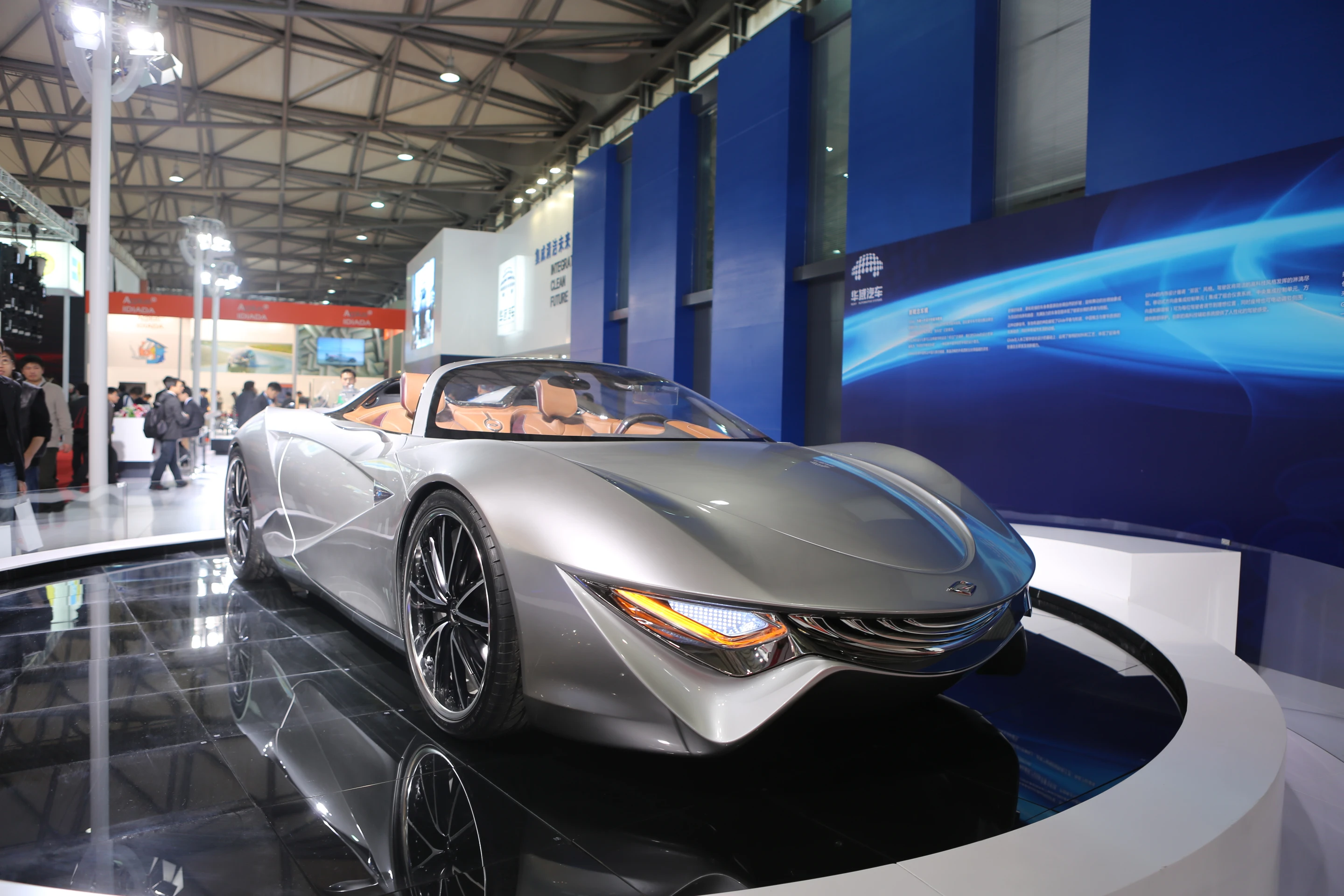 At the front of the Glide Concept, headlights and a swooping W-styled grille lurk beneath a clean, flowing swept-back hood
