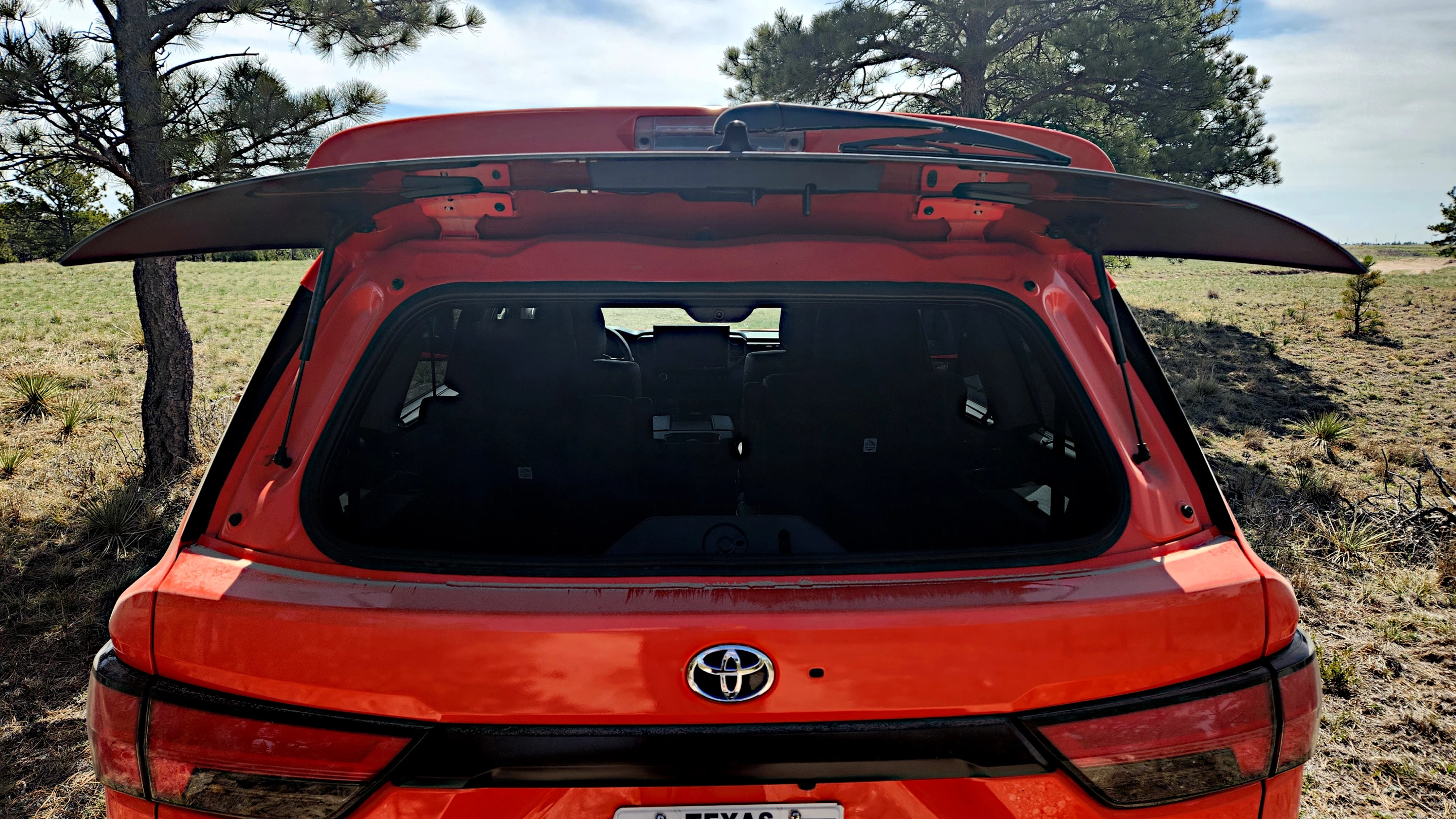 Toyota retained the very useful top glass opening at the rear of the 2023 Toyota Sequoia
