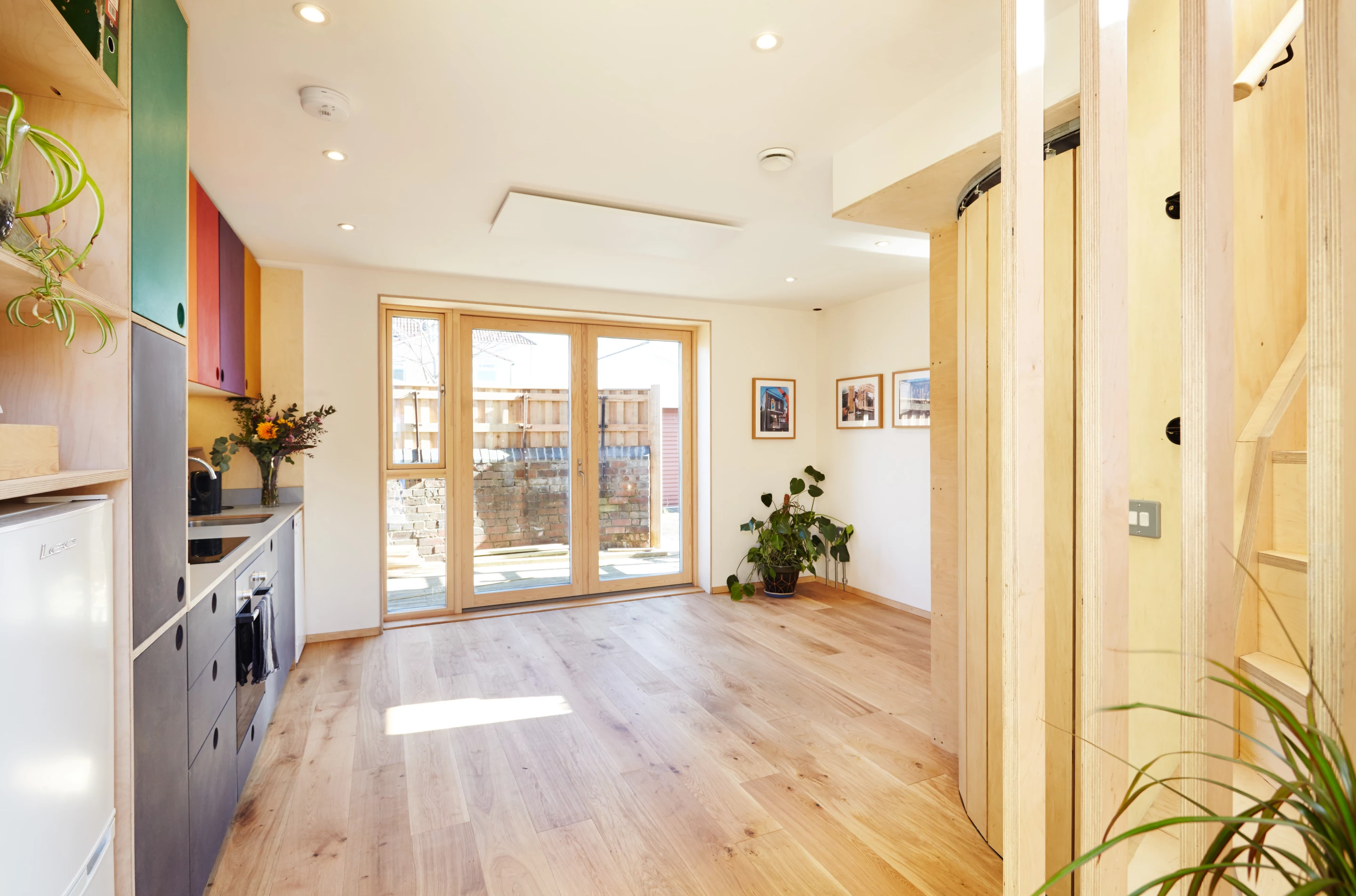 Forest Road SNUG home is a compact house that successfully utilizes a neglected small-corner plot and has a footprint of just 44 sq m (473 sq ft)