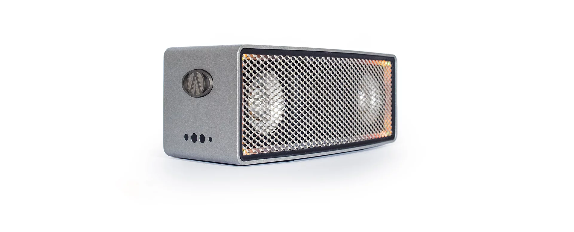 A single Ai-2 speaker features two 48 mm (2-in) aluminum drivers reckoned capable of throwing out 15 W