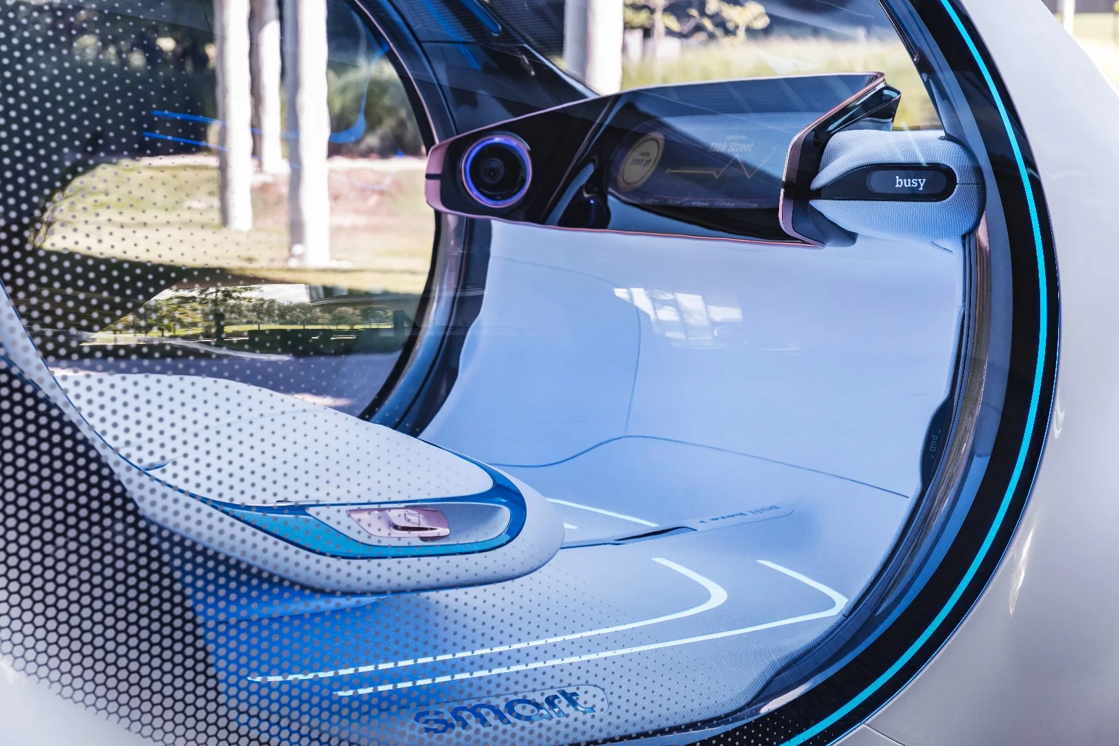 The side door windows feature an integrated film for displaying projections