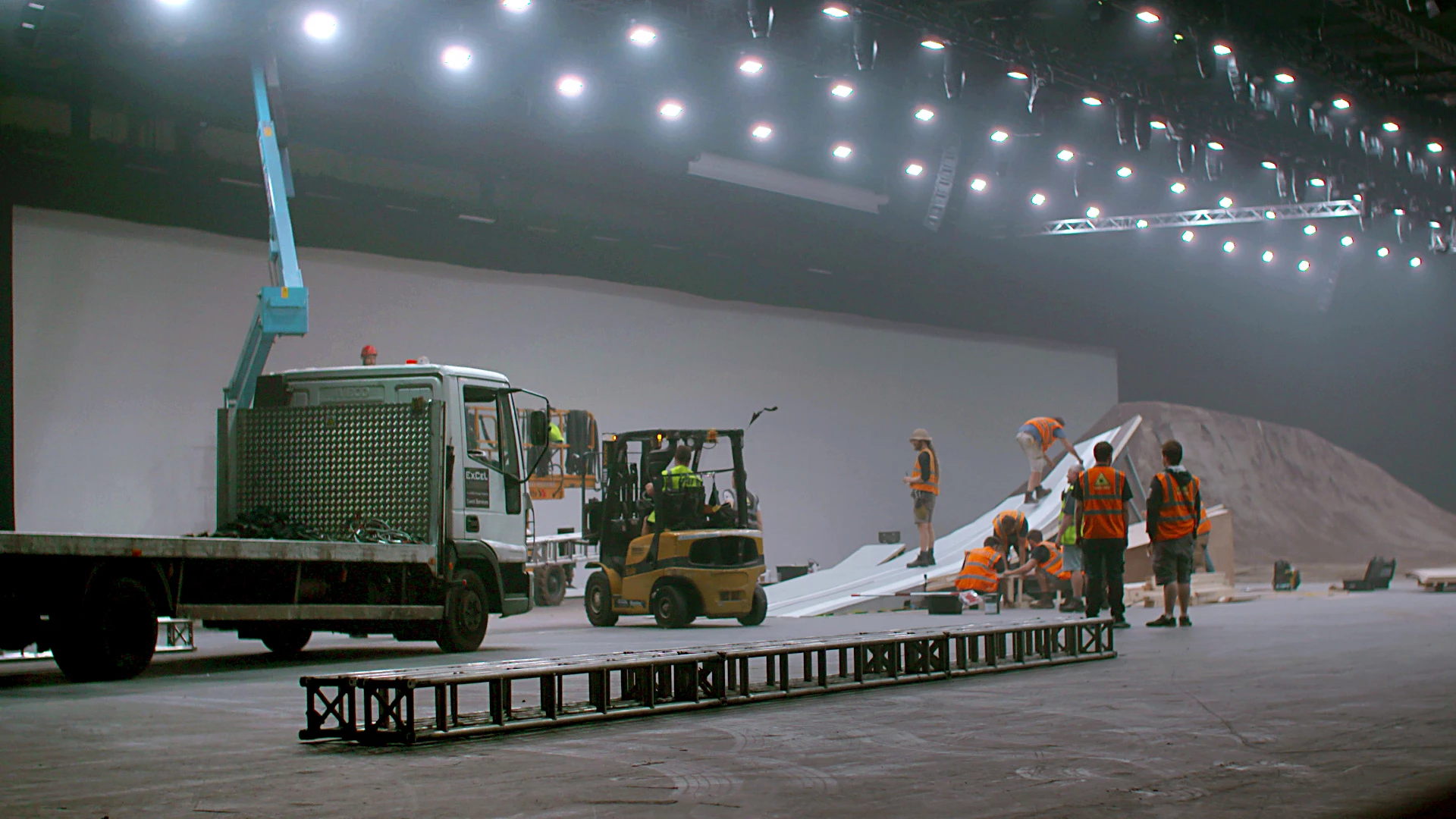 Jaguar puts the barrel roll landing ramp into place in London