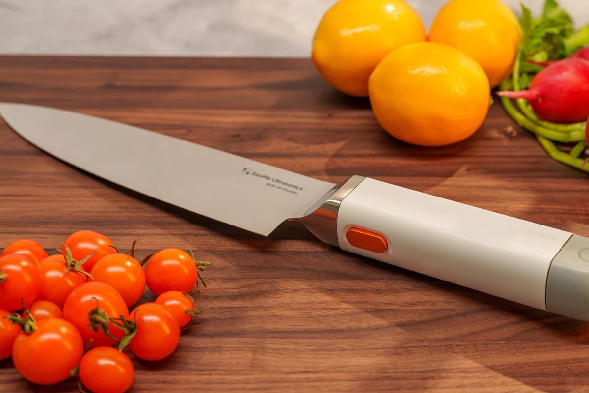 The C-200 can be used just like any other knife – you can rock it back and forth to chop herbs, smash garlic, and sharpen it
