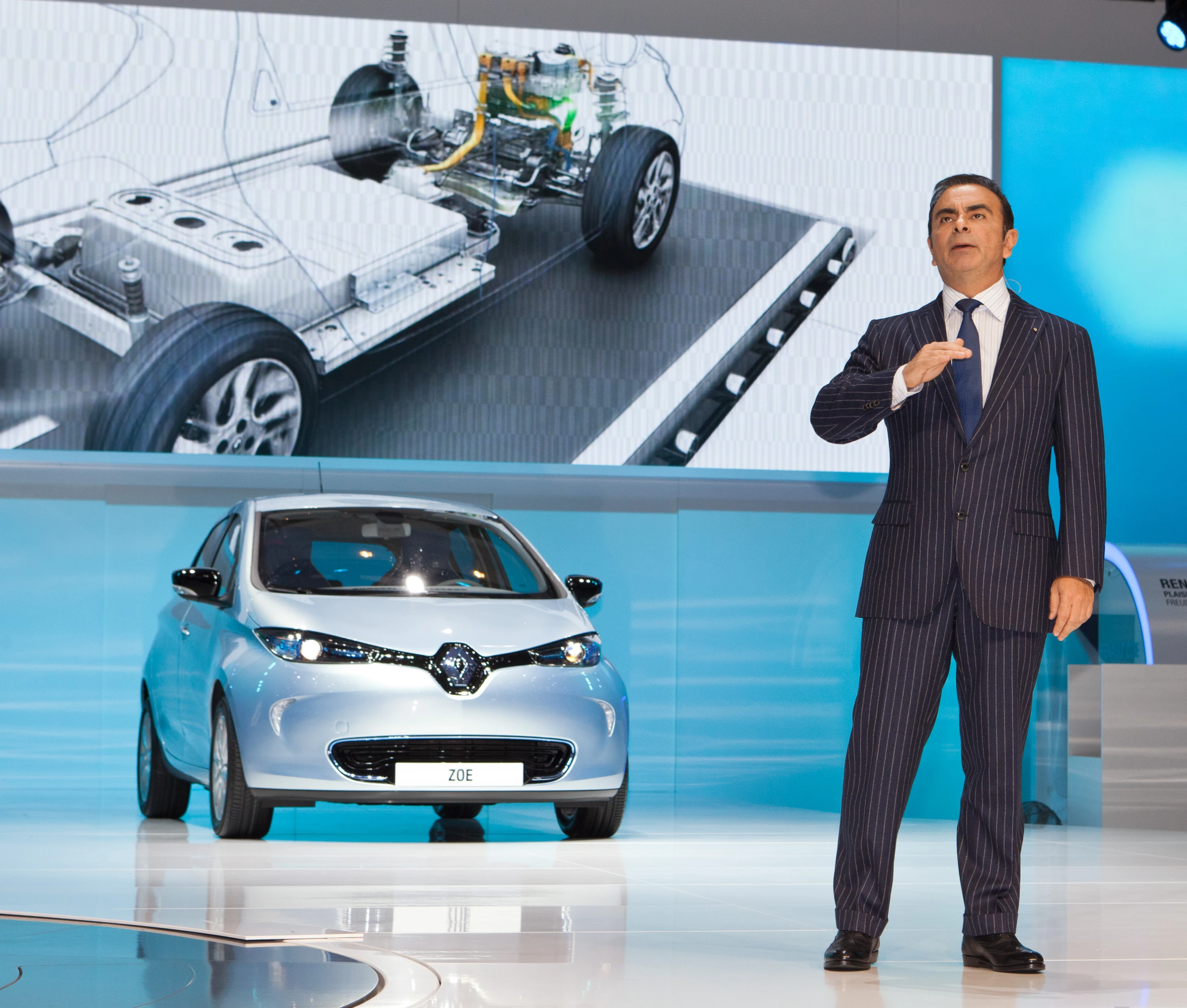 The final design for Renault's new ZOE electric passenger car has premiered in Geneva, and the company has opened up its Zero Emission portal for reservations ahead of a Q3 European release