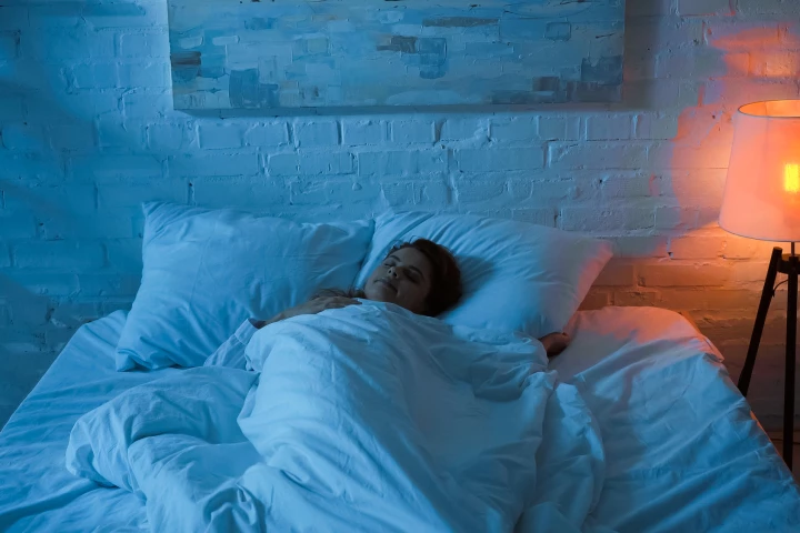 A new study has found that extending sleep duration can help reduce calorie intake among obese subjects