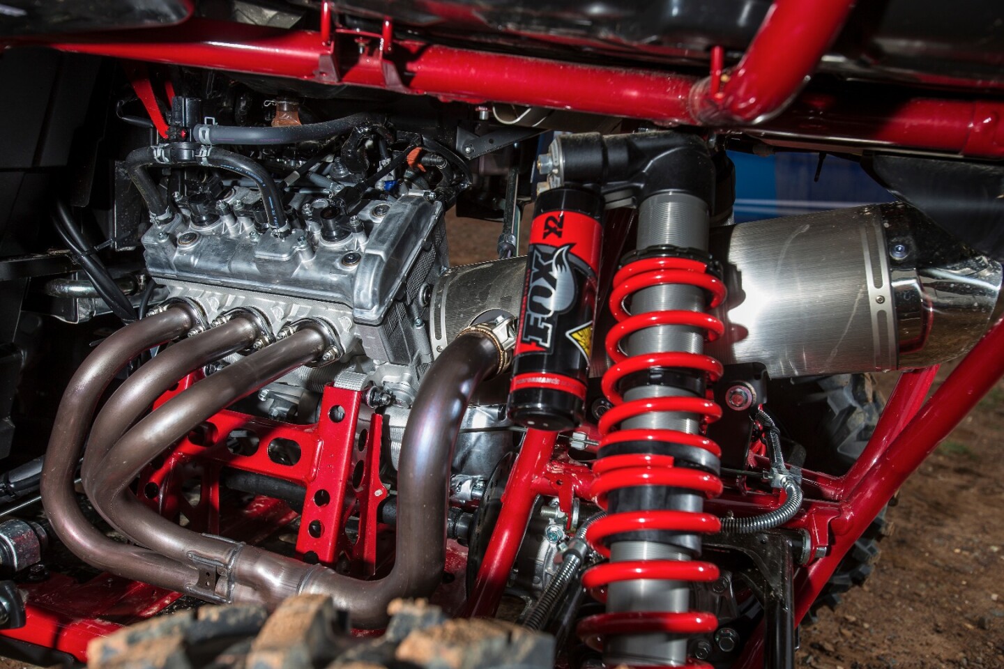 Yamaha YXZ1000R SS SE: 999cc inline 3-cylinder engine