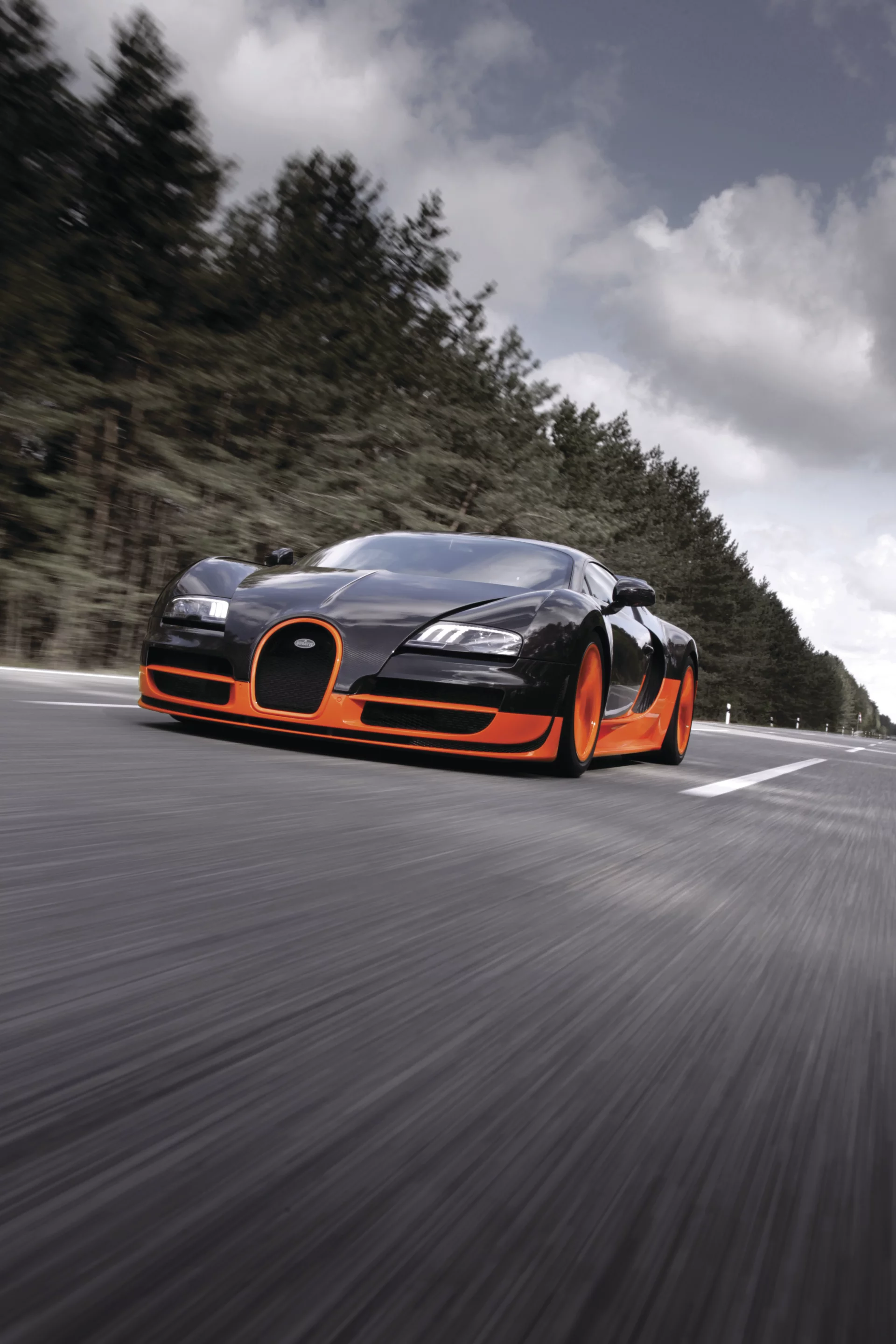 The Bugatti Veyron at speed