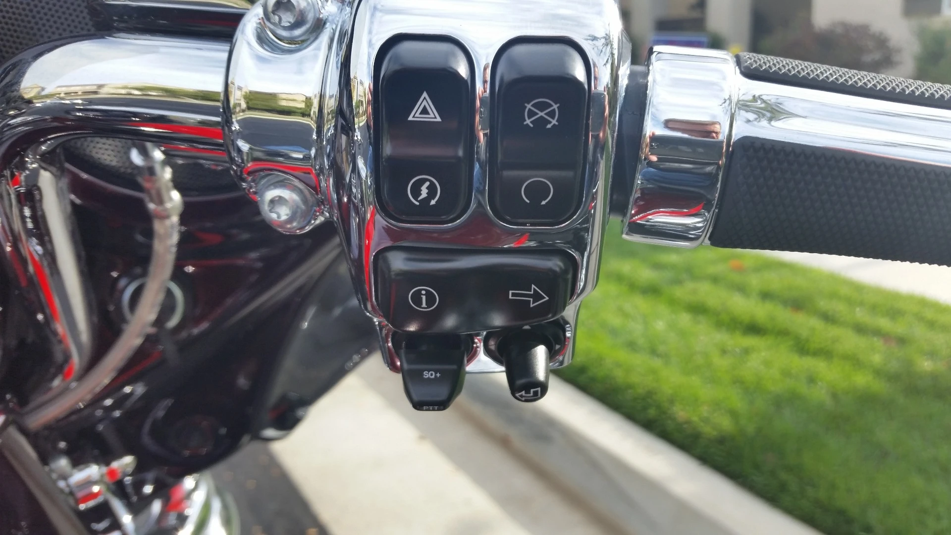 Right hand controls on the CVO Limited are for the cruise control, a CB if you want to connect one, and the standard start button and turn signals