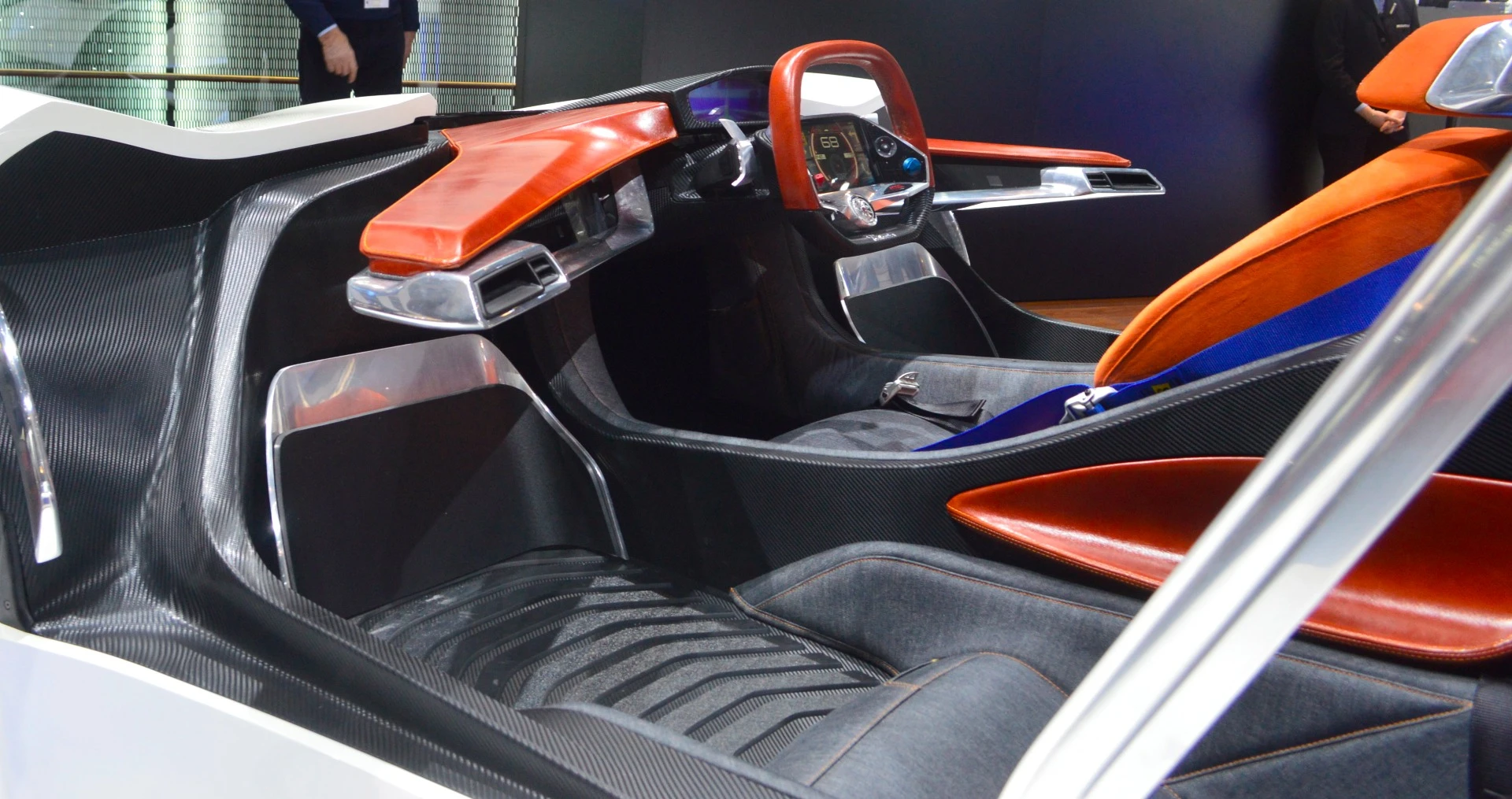 The winged dashboard design is another unique feature of the Ren