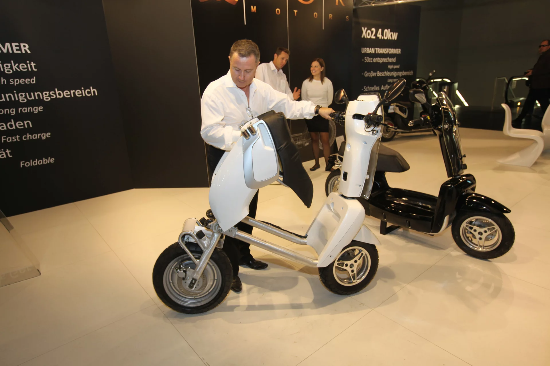 The XOR Urban Transporter folding scooter folds down in around 20 seconds