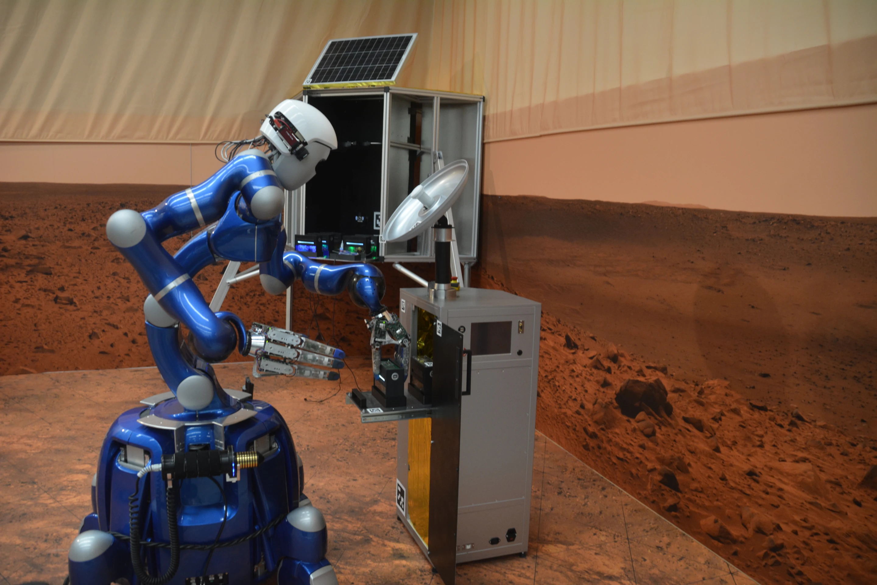 DLR's Rollin' Justin robot has been remotely operated from the ISS
