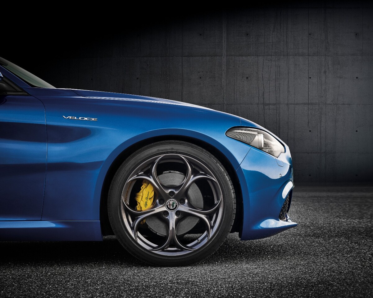 The 19-inch telephone dials are an Alfa Romeo performance staple