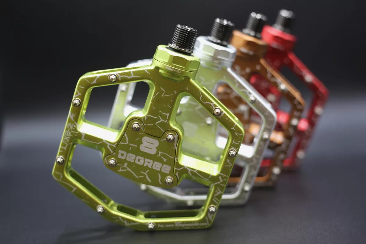 The 8 Degree Pedal is designed to reduce knee strain by offering 8 degrees of float