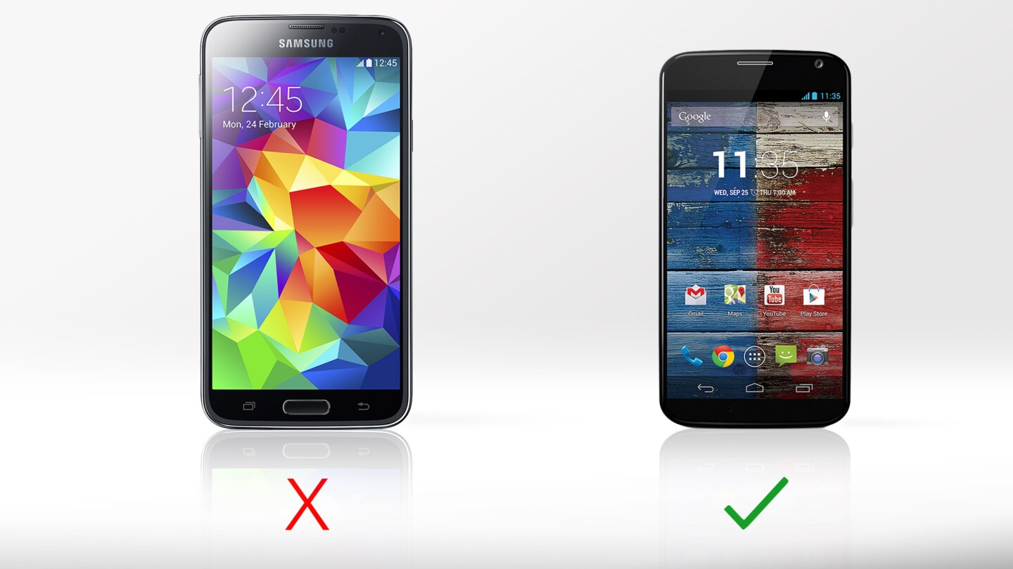 The Moto X's camera is a piece of cake to activate: just twist your wrist back and forth a couple of times