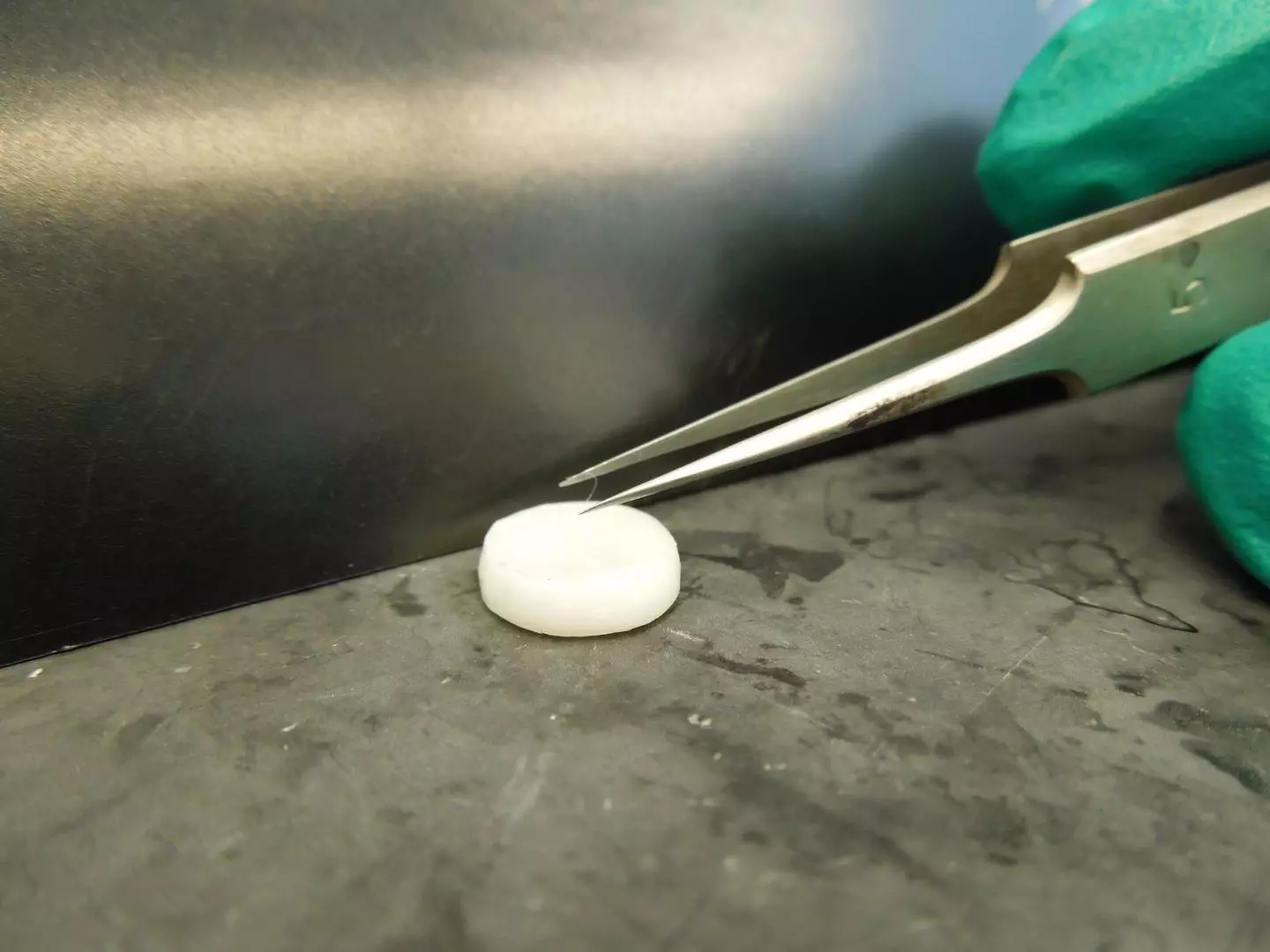 The 3D-printed structure can for the first time grow human hair follicles entirely in a laboratory dish