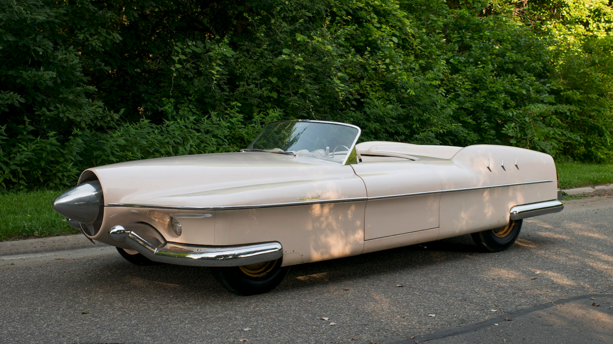 1951 Studebaker Manta Ray | Estimate: from $200,000 to $300,000 | Auction House: Mecum | Official Auction Description