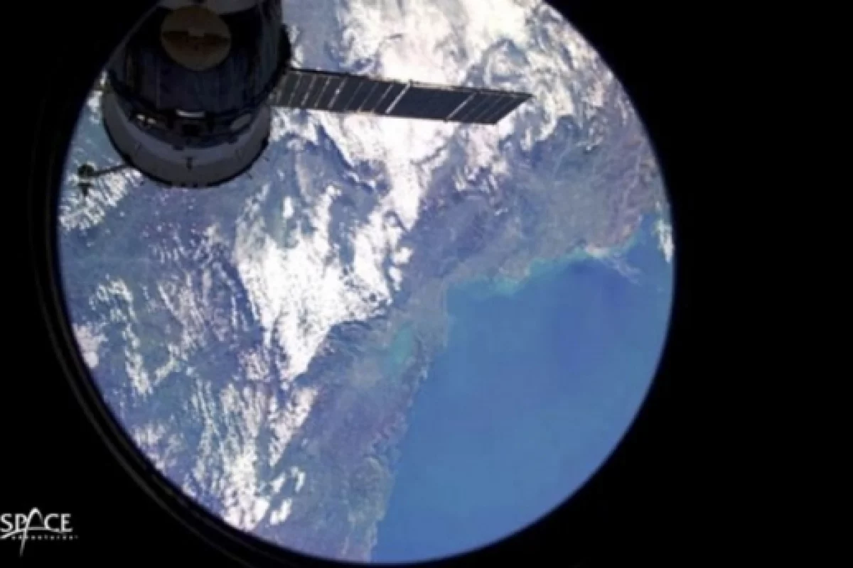 2005 Space Adventure Ltd client Greg Olsen's captured this view from space view from space