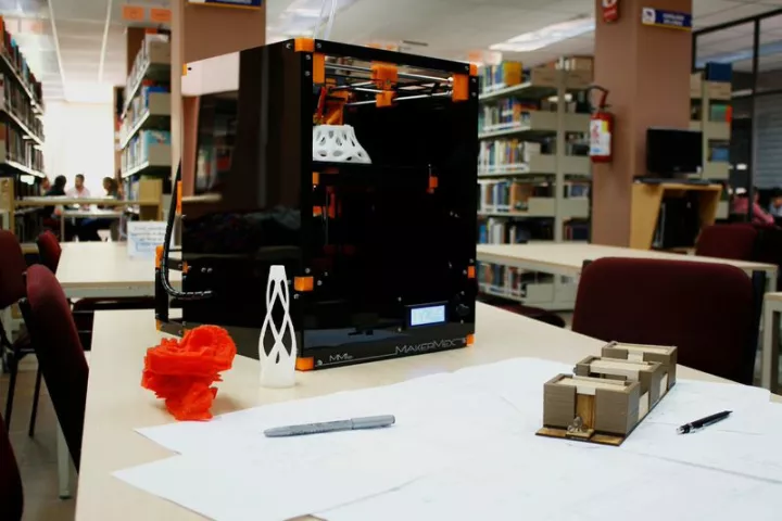 MakerMex's MM1 3D printer is designed to be easily upgraded as the technology advances