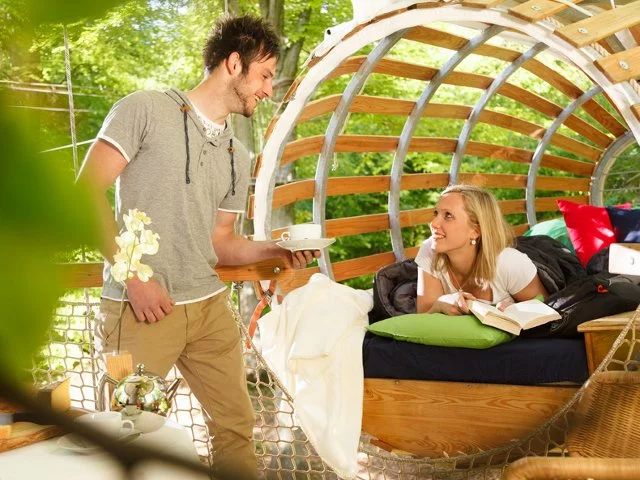 Eat, sleep and relax in the tree canopy