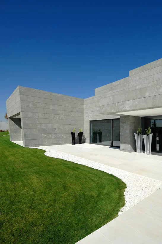 "1001 Nights" private dwelling by architects A-Cero