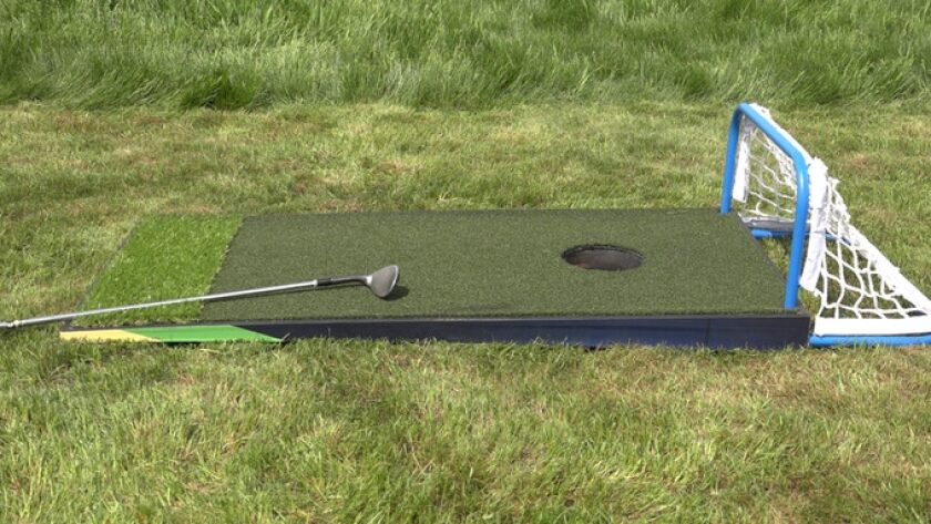 Mimic the feeling of being on the putting green with a built-in chipping surface and a simple one-hole game board
