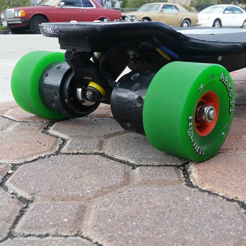 Carvon has moved the motors on its V3 out of the hubs to allow for thicker wheels