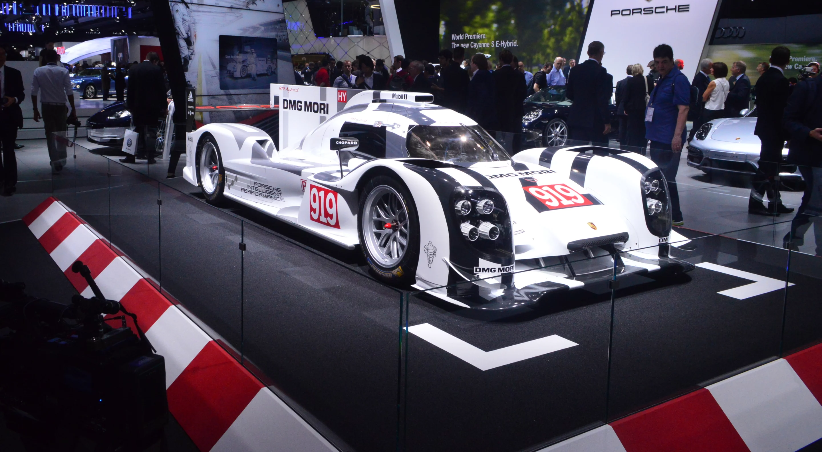 The 919 is powered by a hybrid drive with V4 turbo and lithium ion-wired engine/generator (Photo: C.C. Weiss/Gizmag)