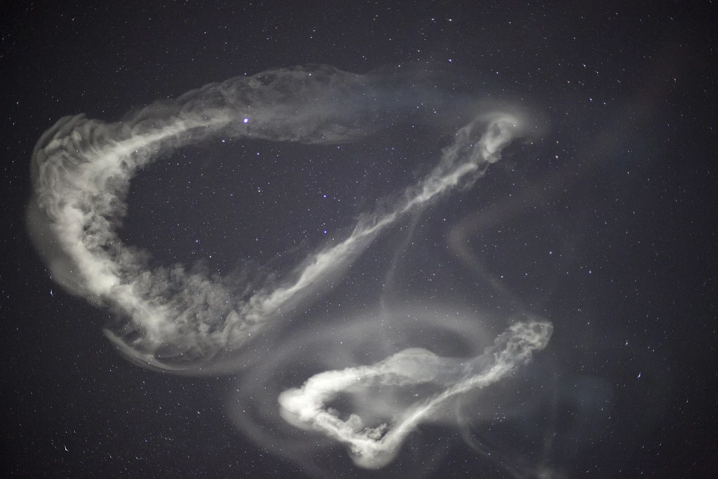 The rockets carry an onboard chemical which, when released, form clouds revealing wind patterns at outer reaches of Earth's atmosphere (Photo: NASA/Wallops)
