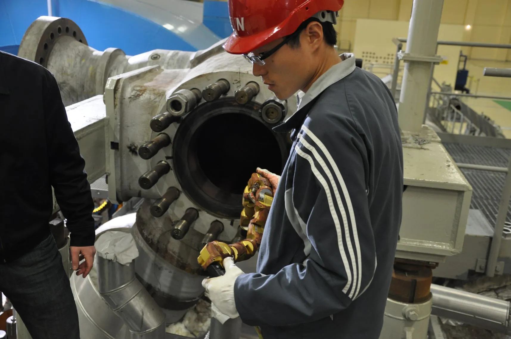 Researchers worked with representatives of the plant owner, EVN Group to test the modular snake robot's capabilities