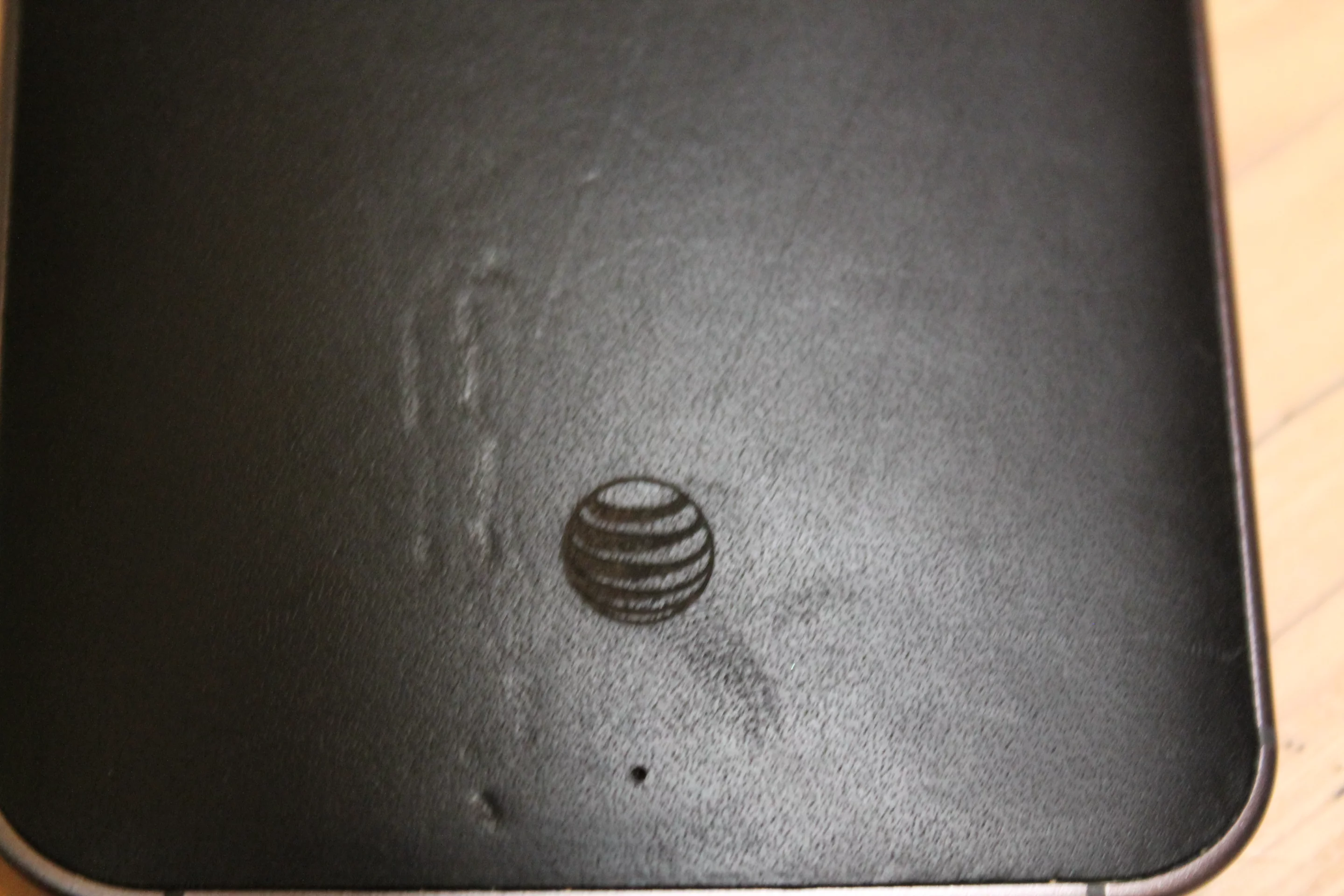 The leather backing wears easily (Photo: Eric Mack/Gizmag.com)