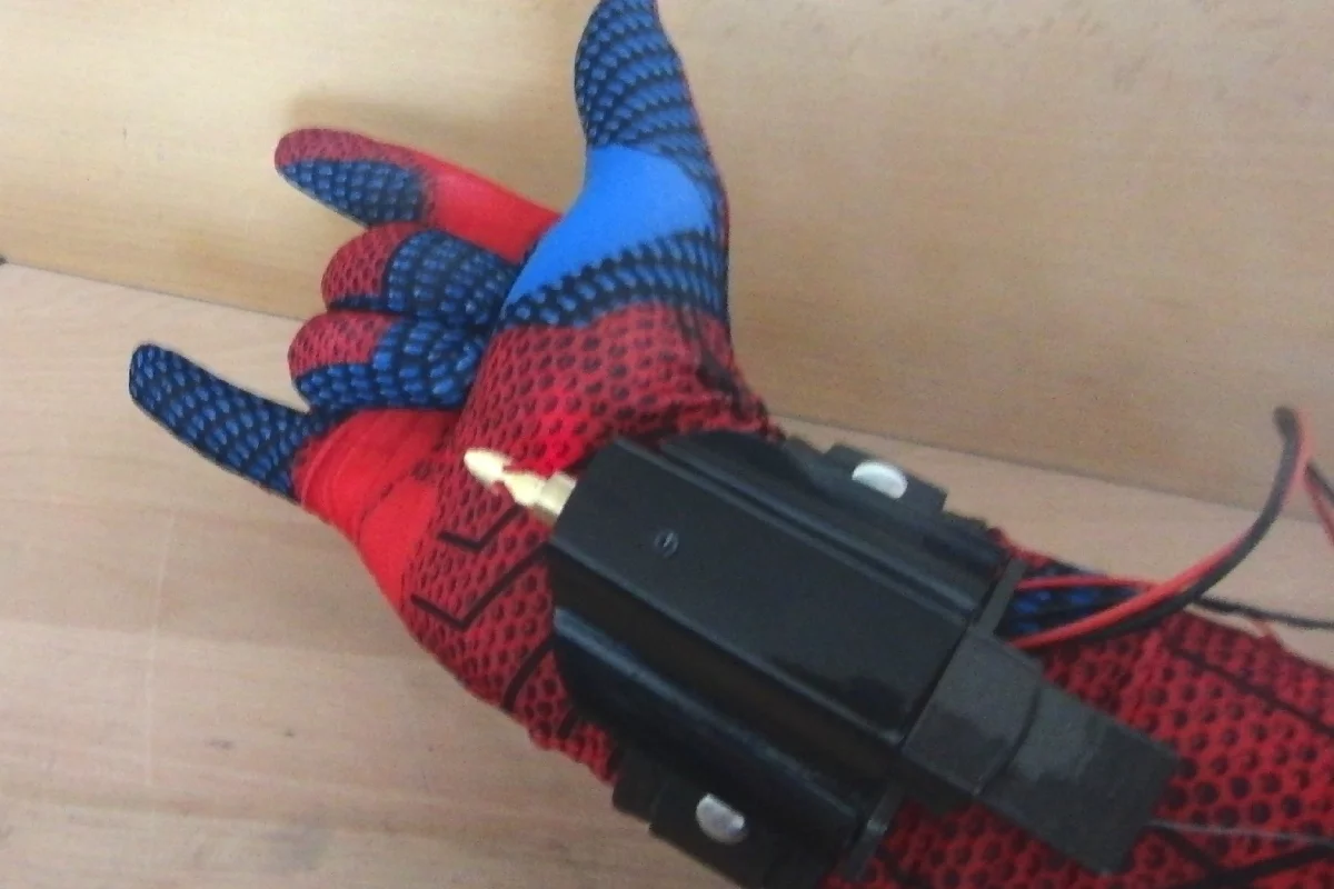 Patrick Priebe's electromagnetic webshooter