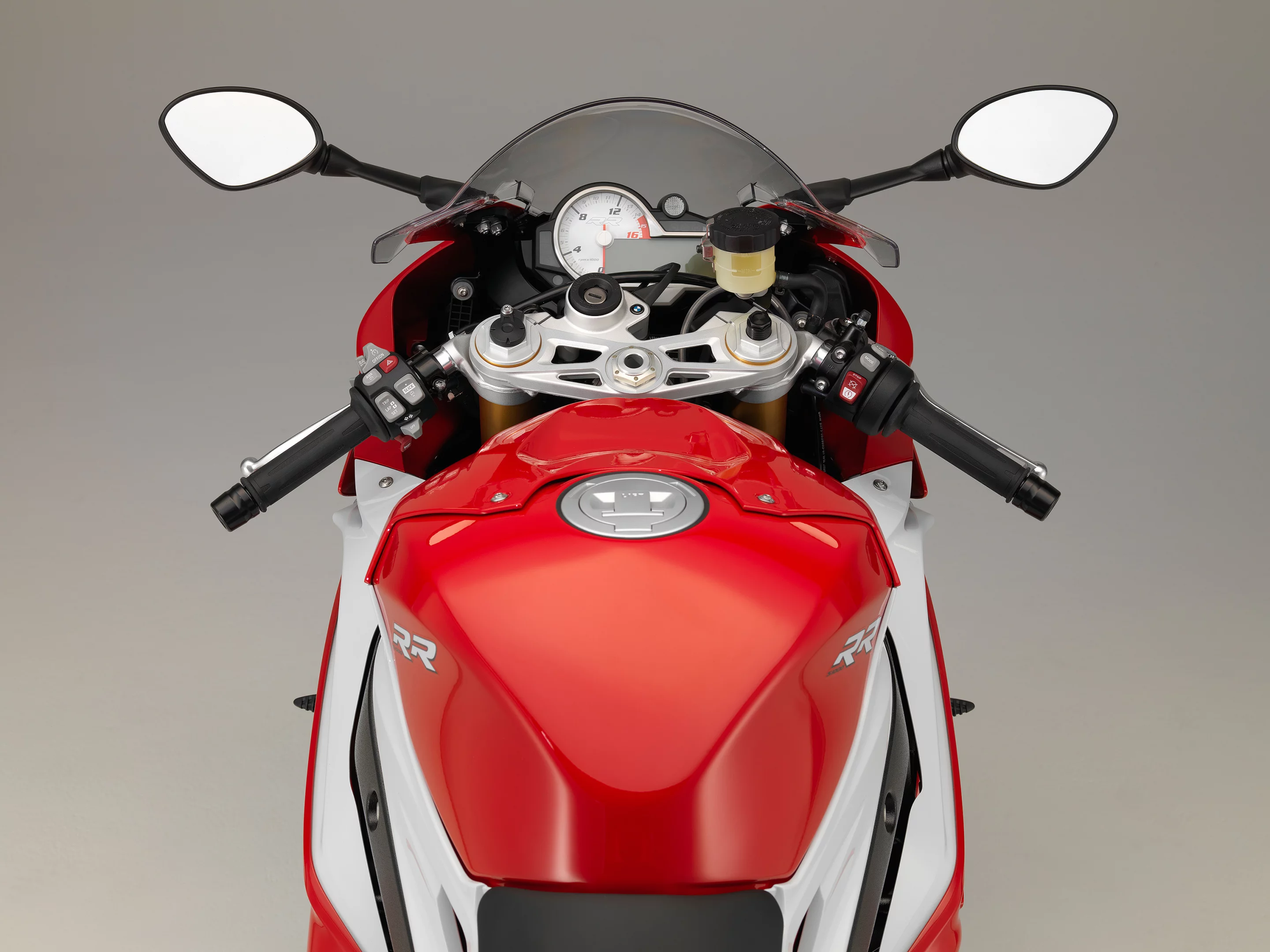 The 2015 BMW S1000RR tank view