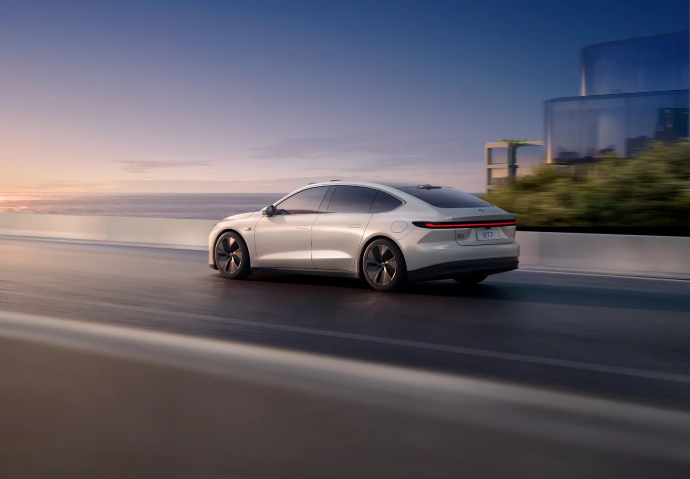 A 150-kW solid-sate battery pack coming in late 2022 will give the ET7 a 621-plus-mile range