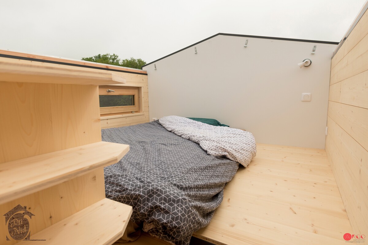 A shot of the Cécile's roof in the open position